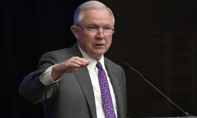 Jeff Sessions siterte bibelen for å forsvare at barn blir tatt fra sine foreldre ved Mexico-grensa